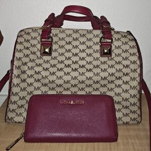 Michael kors Grayson LG satchel with matching wallet mulberry color